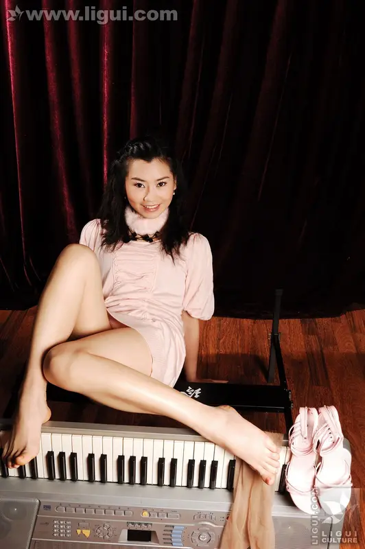 2009.03.23 音乐私家教师的性感肉丝 Model 由美 - Ligui丽柜